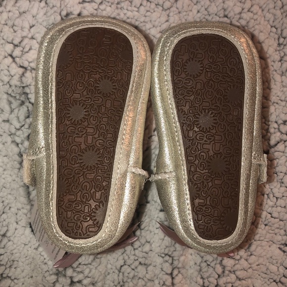BNWB baby girl metallic uggs 12-18 MONTHS - Picture 8 of 8